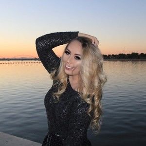 Meet your Posher, Julia